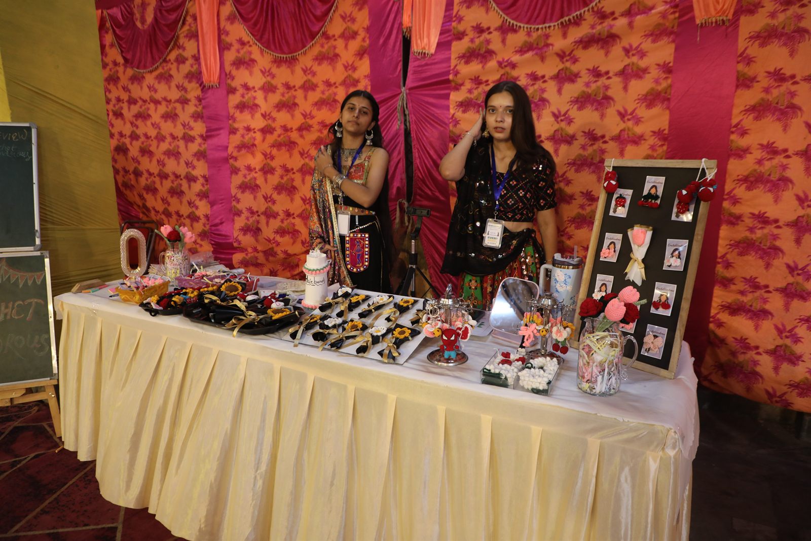 Colorful Traditional Turbans & Dupattas